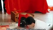 Aku menanti pernikahan, tapi dia goda staf, jadi kubuat dia bangkrut dan ngemis di jalan