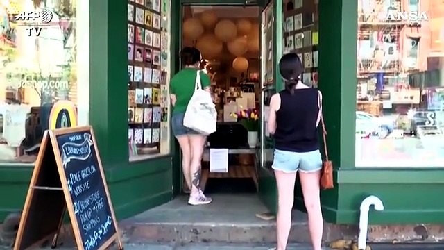 New York, riaprono in negozi: Proviamo a tornare alla normalita'