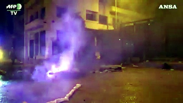 Beirut: scontri fuori dal parlamento