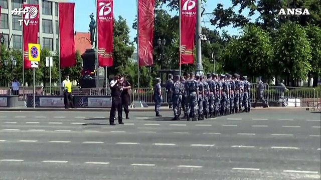 Mosca, parata militare in Piazza Rossa per il 75esimo anniversario della fine della guerra