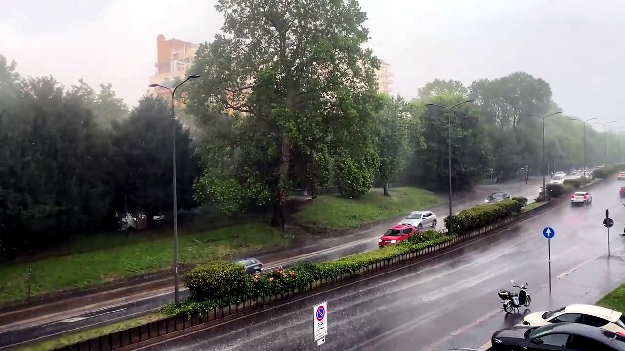 BOMBA D'ACQUA MILANO