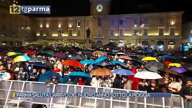 PARMA SALUTA L'ARRIVO DEL NUOVO ANNO SOTTO LA PIOGGIA | PARMA SALUTA L'ARRIVO DEL NUOVO ANNO SOTTO LA PIOGGIA