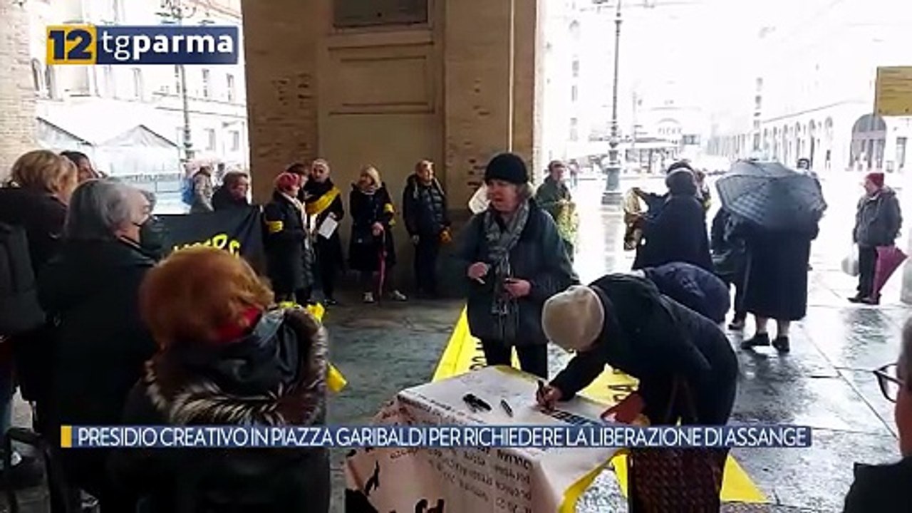 PRESIDIO CREATIVO IN PIAZZA GARIBALDI PER RICHIEDERE LA LIBERAZIONE DI ASSANGE | PRESIDIO CREATIVO IN PIAZZA GARIBALDI PER RICHIEDERE LA LIBERAZIONE DI ASSANGE