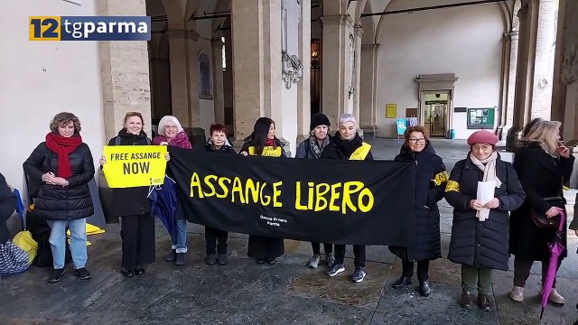 PRESIDIO CREATIVO IN PIAZZA GARIBALDI PER RICHIEDERE LA LIBERAZIONE DI ASSANGE | PRESIDIO CREATIVO IN PIAZZA GARIBALDI PER RICHIEDERE LA LIBERAZIONE DI ASSANGE