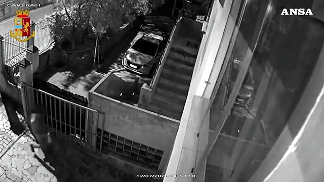 Terni, molotov contro auto per debito di droga: arrestati