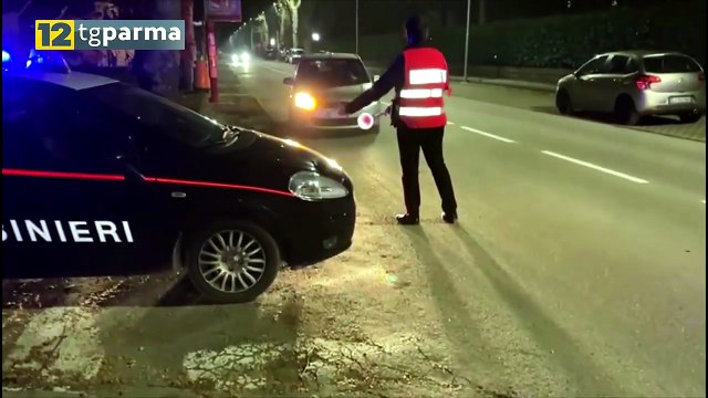 l'UOMO IN FUGA SULL'AUTO RUBATA AVEVA RAPINATO POCO PRIMA UNA DONNA | l'UOMO IN FUGA SULL'AUTO RUBATA AVEVA RAPINATO POCO PRIMA UNA DONNA