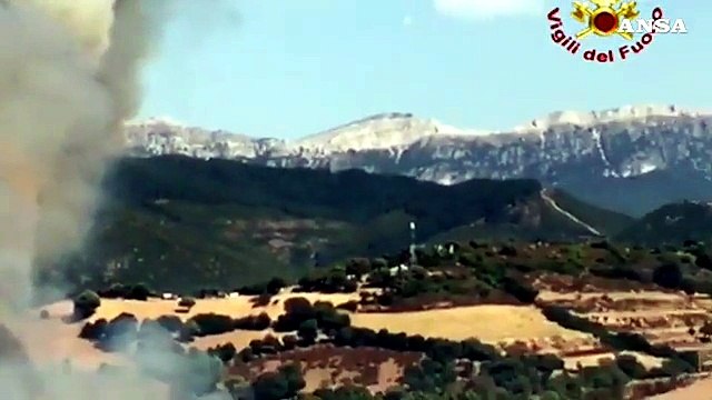 Fiamme in Sardegna: vasto incendio ad Orgosolo