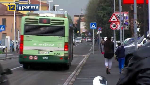 PICCHIA LA MOGLIE E POI SI LANCIA DALLA FINESTRA PER SFUGGIRE ALLA POLIZIA | PICCHIA LA MOGLIE E POI SI LANCIA DALLA FINESTRA PER SFUGGIRE ALLA POLIZIA