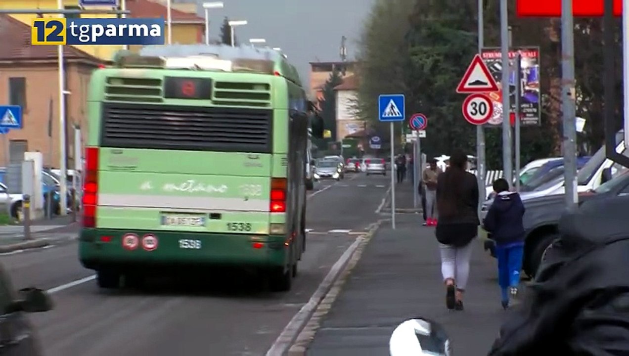 PICCHIA LA MOGLIE E POI SI LANCIA DALLA FINESTRA PER SFUGGIRE ALLA POLIZIA | PICCHIA LA MOGLIE E POI SI LANCIA DALLA FINESTRA PER SFUGGIRE ALLA POLIZIA