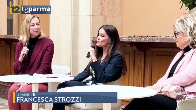 TUMORE OVARICO: PRESENTATO IL LIBRO DONNE A COLORI DELL'ASSOCIAZIONE LOTO | TUMORE OVARICO: PRESENTATO IL LIBRO DONNE A COLORI DELL'ASSOCIAZIONE LOTO