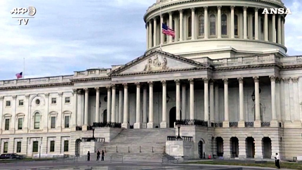 Usa, bandiera a mezz'asta sul Campidoglio per la morte di John Lewis