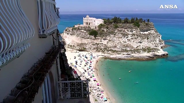 L'erosione minaccia meta' delle spiagge italiane