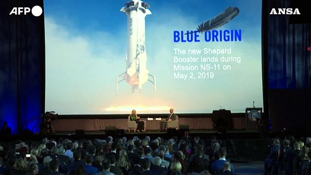 Miliardari, Bezos a luglio turista nello spazio: in 100mila vogliono ci resti