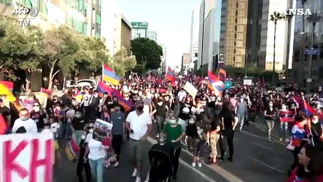 Los Angeles, marcia per sostenere l'Armenia in regione contesa del Nagorno-Karabakh