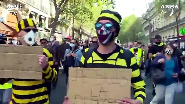 Francia, il coronavirus non ferma i gilet gialli