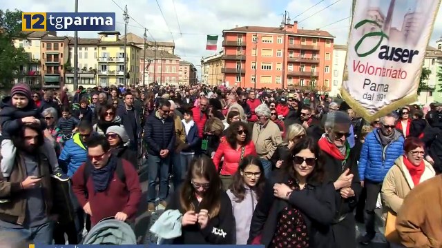 25 APRILE, MIGLIAIA DI PERSONE IN CORTEO PER LE VIE DEL CENTRO | 25 APRILE, MIGLIAIA DI PERSONE IN CORTEO PER LE VIE DEL CENTRO