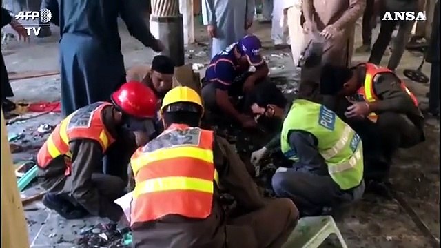 Pakistan, bomba in una scuola coranica a Peshawar: almeno 7 morti e 70 feriti