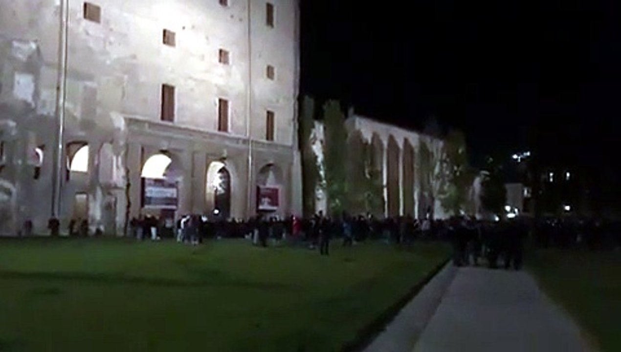 due vid manifestaio