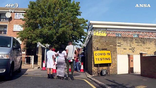 Spettro lockdown bis in Gb, nuove restrizioni sull'isola