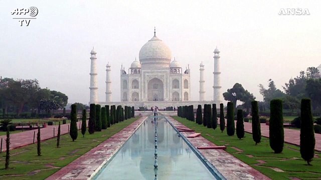 Coronavirus, in India riapre il Taj Mahal ma i casi sono in aumento