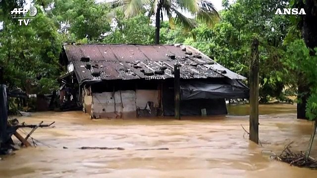 Guatemala, villaggi inondati dopo il passaggio dell'uragano Eta