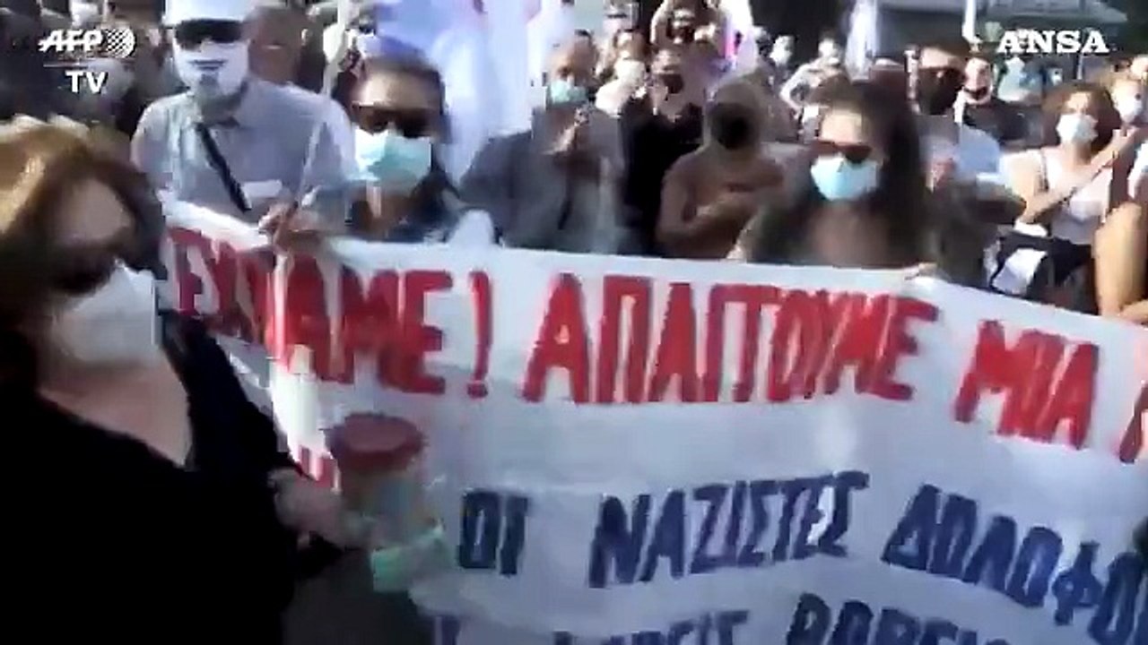 Atene, folla chiede inasprimento delle condanne per i vertici di Alba Dorata