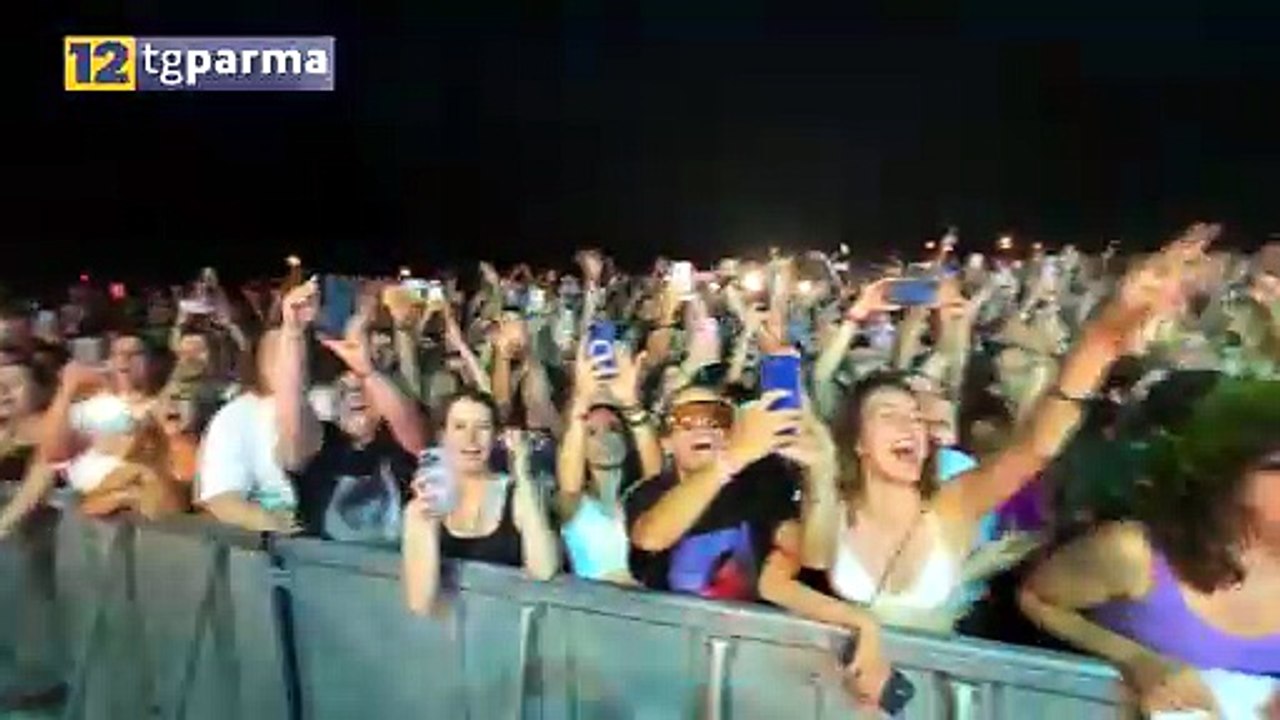 SUMMERTIME, EMMA INFIAMMA IL PUBBLICO AL PARCO DUCALE | SUMMERTIME, EMMA INFIAMMA IL PUBBLICO AL PARCO DUCALE