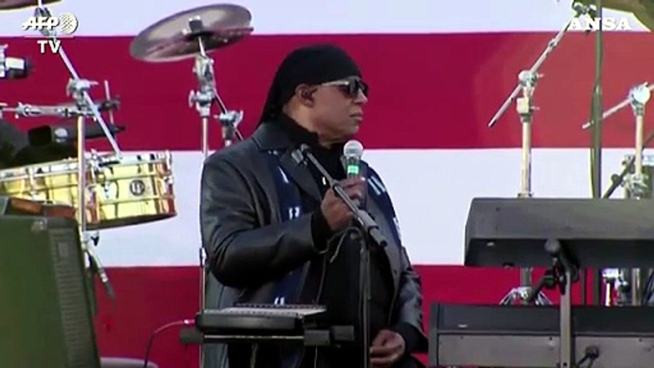 L'endorsement di Stevie Wonder per Biden: "Puo' fare molto per gli afroamericani"