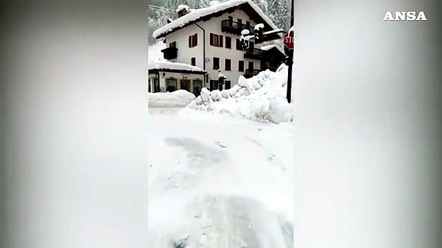 Maltempo, Belluno: oltre un metro di neve a Falcade, nel cuore delle Dolomiti
