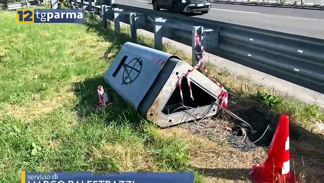 VELOX ABBATTUTO IN TANGENZIALE: POLIZIA LOCALE HA SPORTO DENUNCIA | VELOX ABBATTUTO IN TANGENZIALE: POLIZIA LOCALE HA SPORTO DENUNCIA