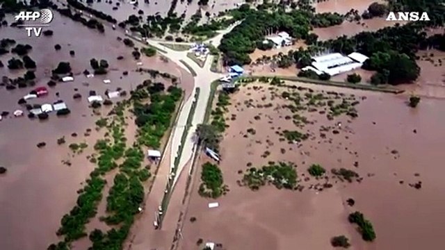 Le impressionanti immagini del passaggio dell'uragano Iota in Honduras