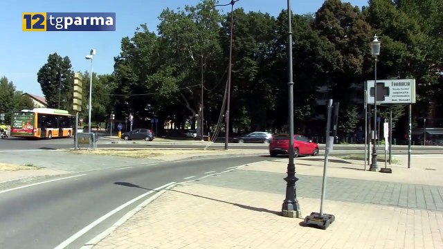 ALLE 18,30 C'È PARMA-MILAN. MAXI ISOLA PEDONALE ATTORNO ALLO STADIO | ALLE 18,30 C'È PARMA-MILAN. MAXI ISOLA PEDONALE ATTORNO ALLO STADIO
