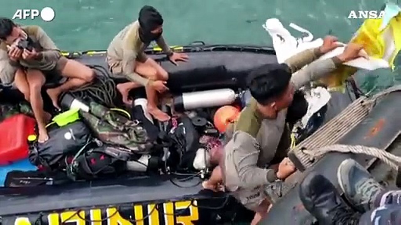 Tragedia in Indonesia, aereo cade nell'oceano dopo il decollo