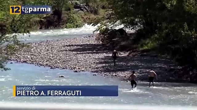 UN 19ENNE SI TUFFA NEL FIUME ENZA E NON RIEMERGE: RICERCHE IN CORSO | UN 19ENNE SI TUFFA NEL FIUME ENZA E NON RIEMERGE: RICERCHE IN CORSO