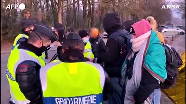 Francia, rave di Capodanno nonostante il coprifuoco