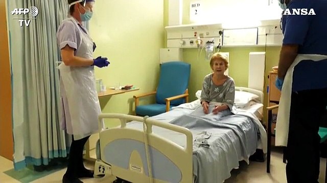 Vaccino anti-Covid, per adesso nessun effetto collaterale per la prima paziente vaccinata in Inghilterra