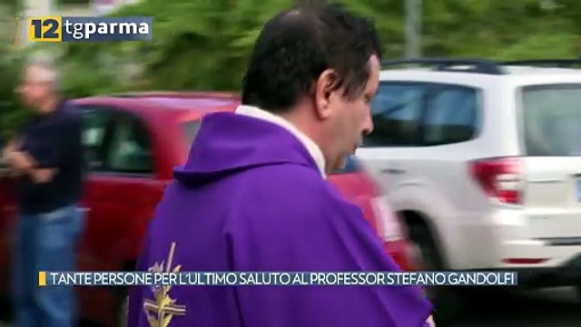 TANTE PERSONE PER L'ULTIMO SALUTO AL PROFESSOR STEFANO GANDOLFI | TANTE PERSONE PER L'ULTIMO SALUTO AL PROFESSOR STEFANO GANDOLFI