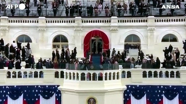 Washington, Pence arriva al Campidoglio per la cerimonia di insediamento di Biden
