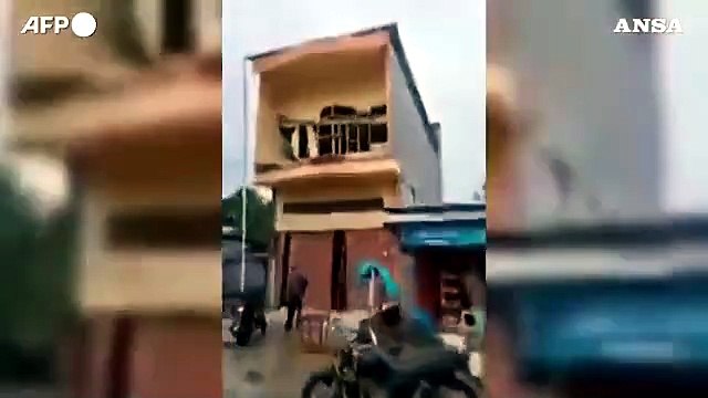 Indonesia, terremoto di magnitudo 6,2 devasta l'isola di Sulawesi