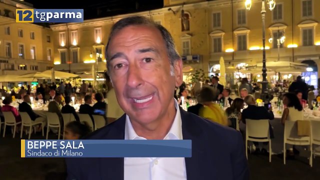 GRANDE SUCCESSO DELLA CENA DEI MILLE NEL CENTRO DI PARMA | GRANDE SUCCESSO DELLA CENA DEI MILLE NEL CENTRO DI PARMA