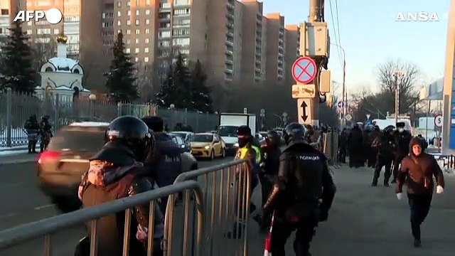 Navalny, forte presenza della polizia intorno al tribunale di Mosca dove si terra' il processo contro l'oppositore di Putin
