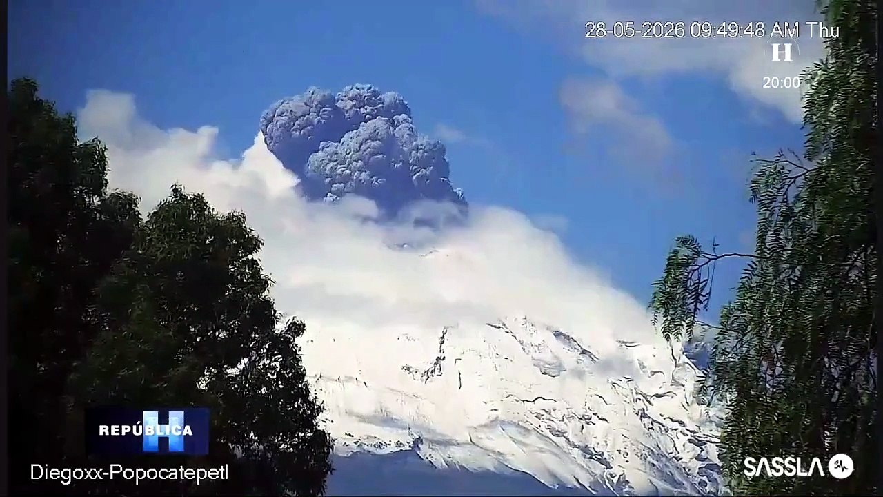 ¡"Don Goyo" rugió con fuerza! Así se vio la espectacular fumarola expulsada por el Popocatépetl