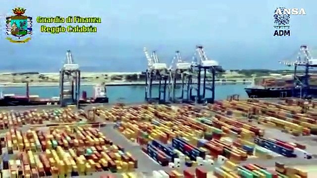 Sequestrate 1,3 tonnellate di cocaina al porto di Gioia Tauro