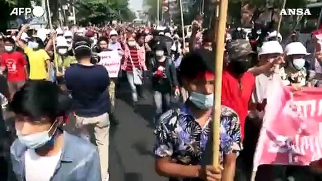 Myanmar: proteste in strada dopo il colpo di Stato