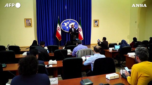 Iran, Teheran firma l'accordo per le ispezioni AIEA e apre a incontro con USA