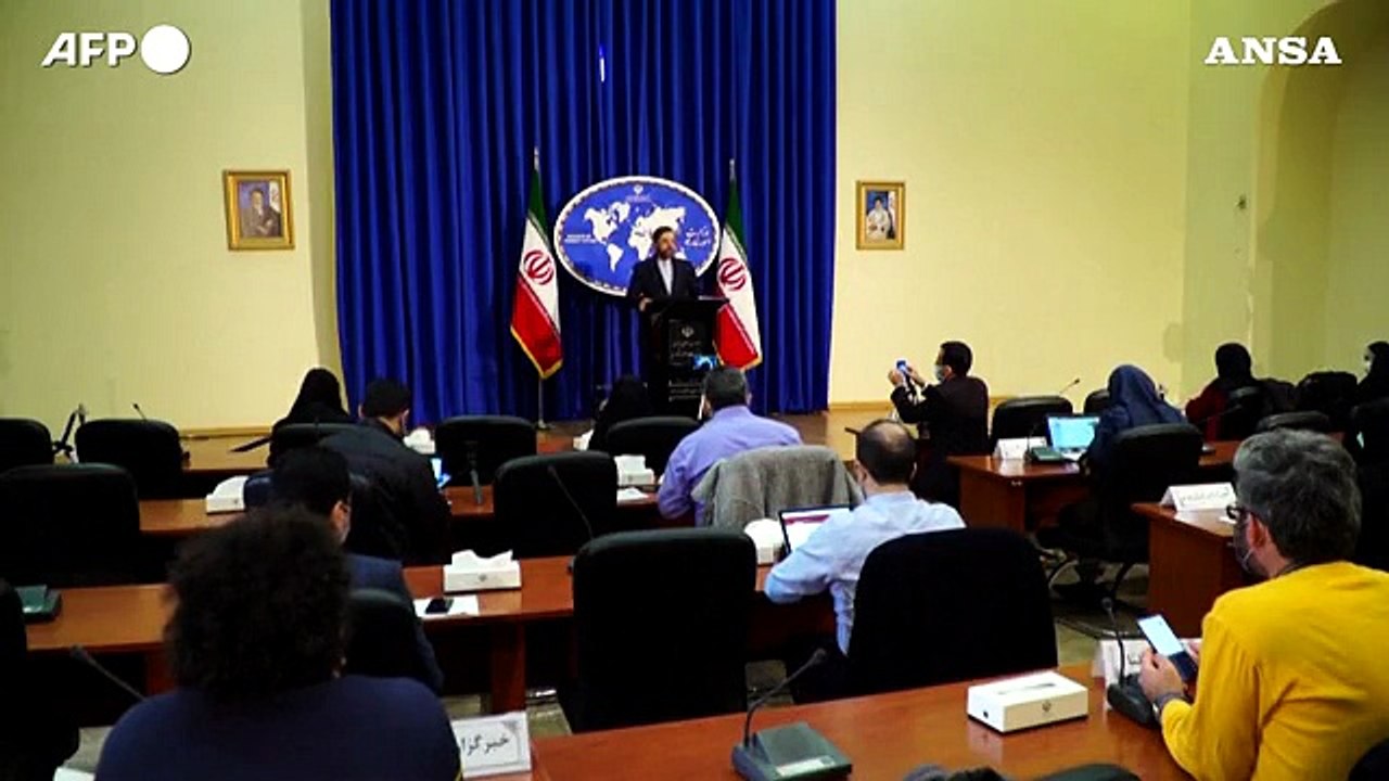Iran, Teheran firma l'accordo per le ispezioni AIEA e apre a incontro con USA