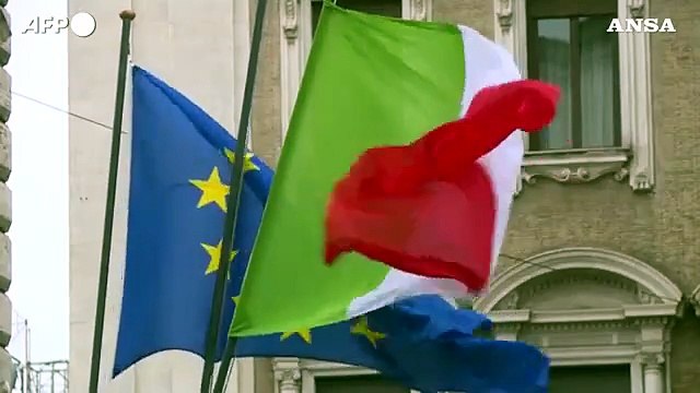 Draghi giura e al primo Cdm chiede coesione per la ripartenza