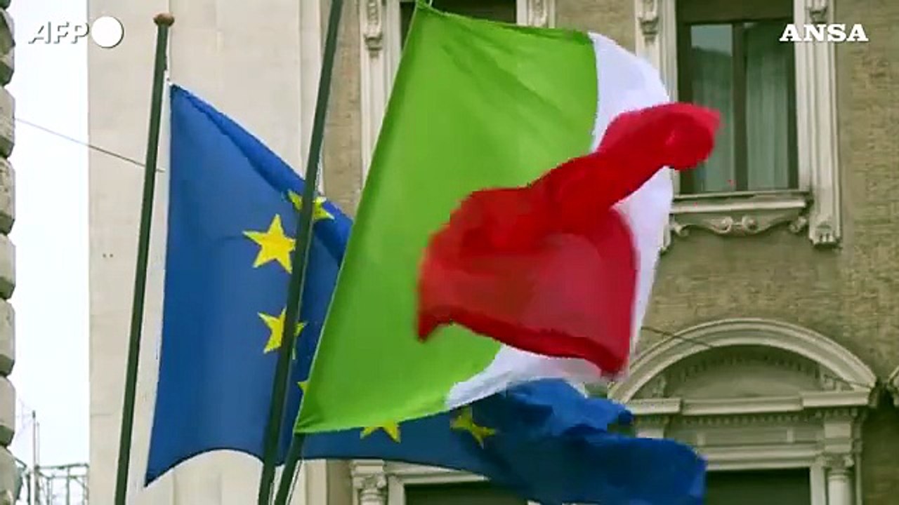 Draghi giura e al primo Cdm chiede coesione per la ripartenza