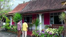 Dijemput Nenek (2024)
