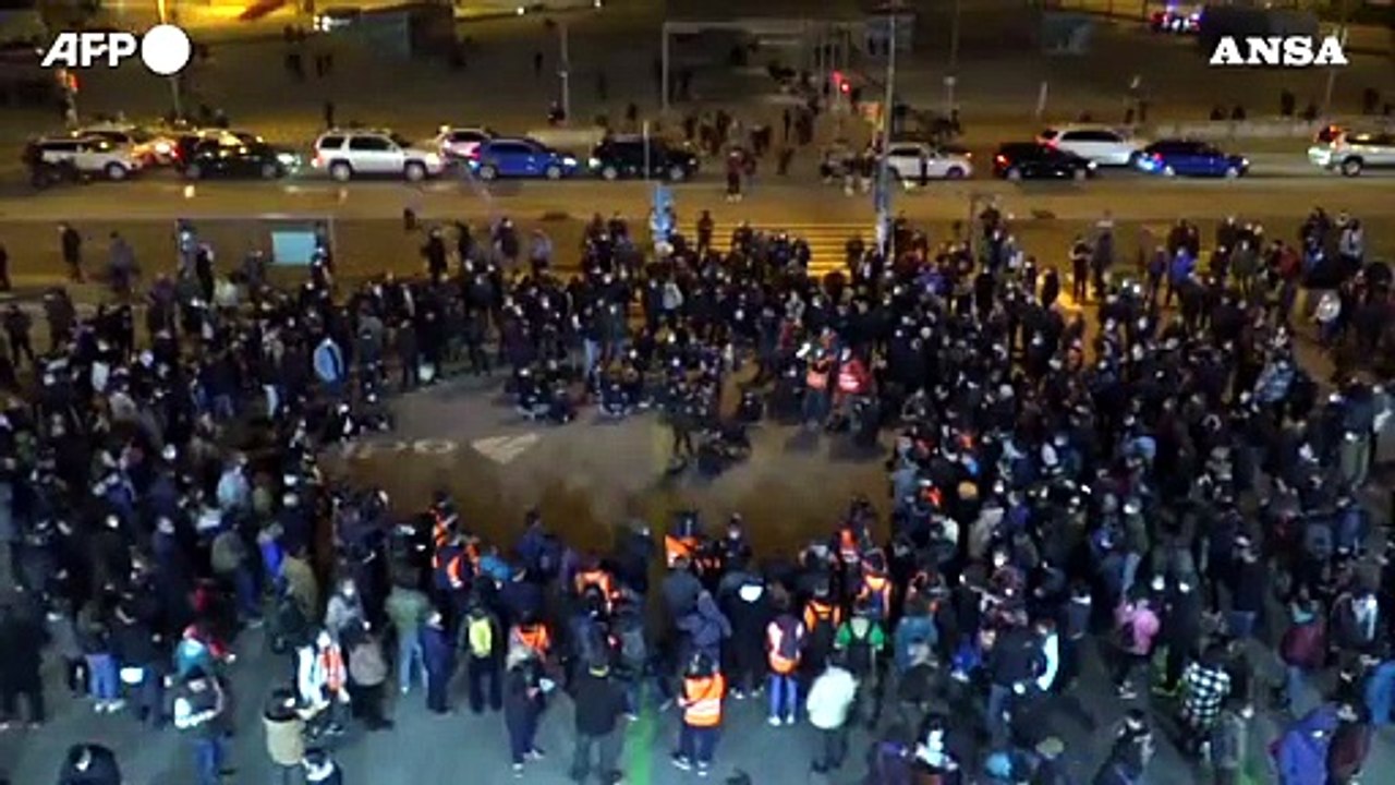 Barcellona, continuano le manifestazioni contro l'arresto di Pablo Hasel